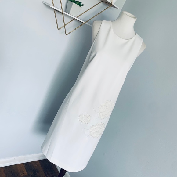 Betsey Johnson White Appliqué Crepe Dress, Size 14 - Picture 14 of 16